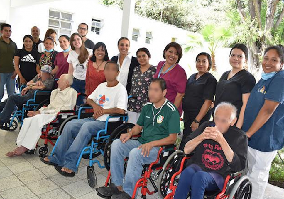 Entrega de 5 sillas de ruedas a la Unidad Asistencial para Personas Indigentes