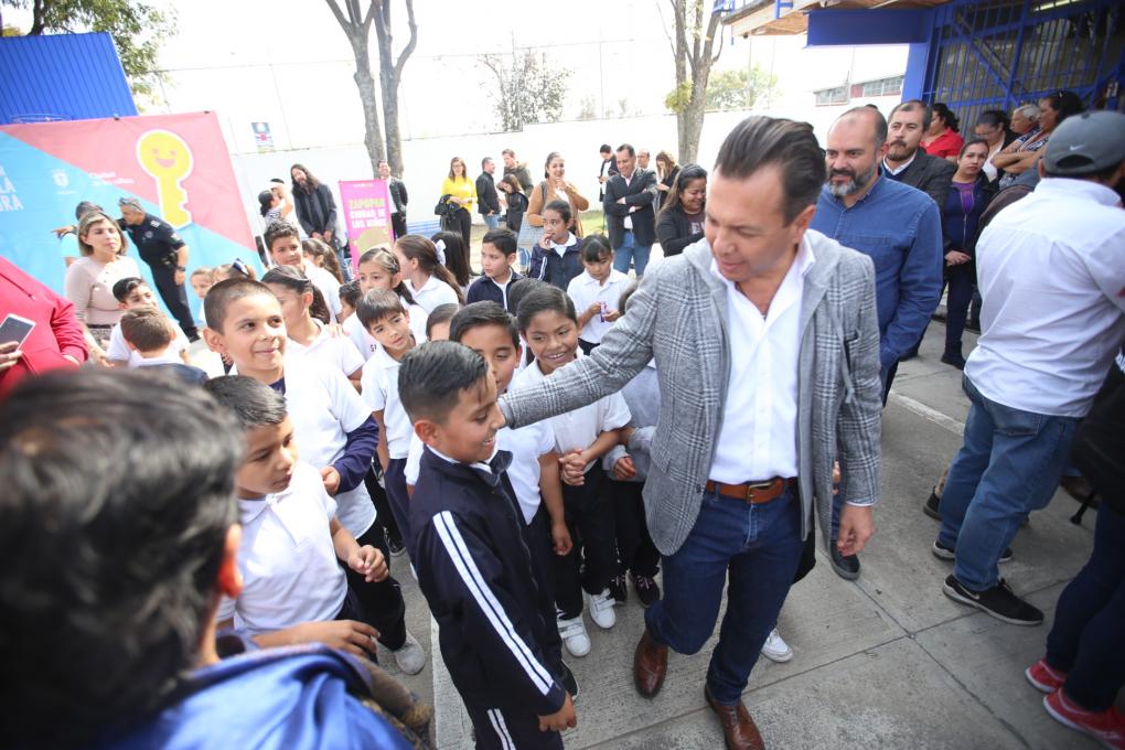 Inicia entrega de equipamiento del programa Zapopan Escuela Segura