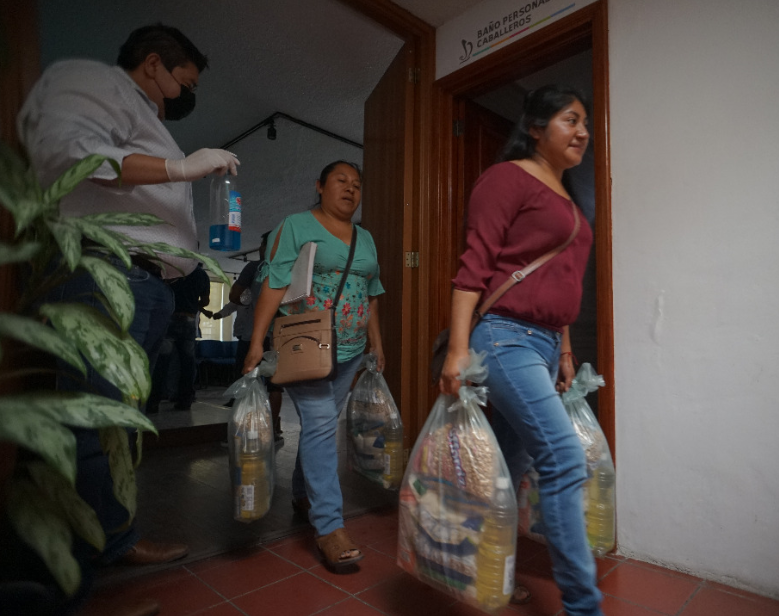 Donan despensas a pueblos y comunidades indígenas en Zapopan