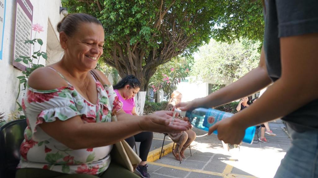 Brinda Zapopan apoyos en especie mediante citas telefónicas