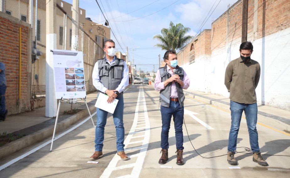 Suma Zapopan conectividad vial y peatonal en La Coronilla