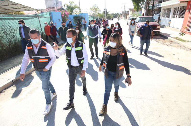 Entrega Zapopan segunda etapa de pavimentación de calle Hidalgo, en Santa Lucía