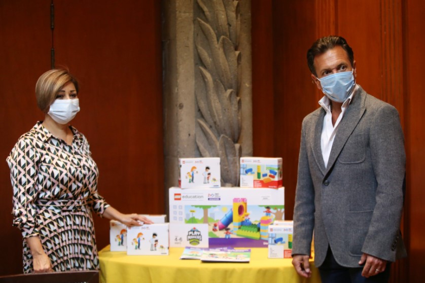 Entrega Zapopan kits didácticos de robótica a escuelas del municipio