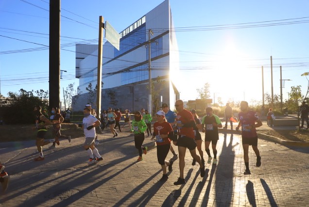 Policía de Zapopan realiza con éxito la 8ª carrera del Día de Policía
