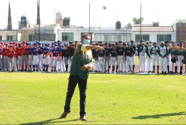 Frangie inaugura temporada 2022-2023 de torneo de beisbol infantil y juvenil