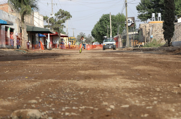 Zapopan renueva calle en La Magdalena y arranca obra en avenida Juan Manuel Ruvalcaba