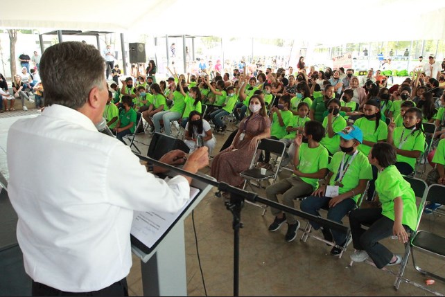 Zapopan entrega reconocimientos a egresadas y egresados de Reto Kids