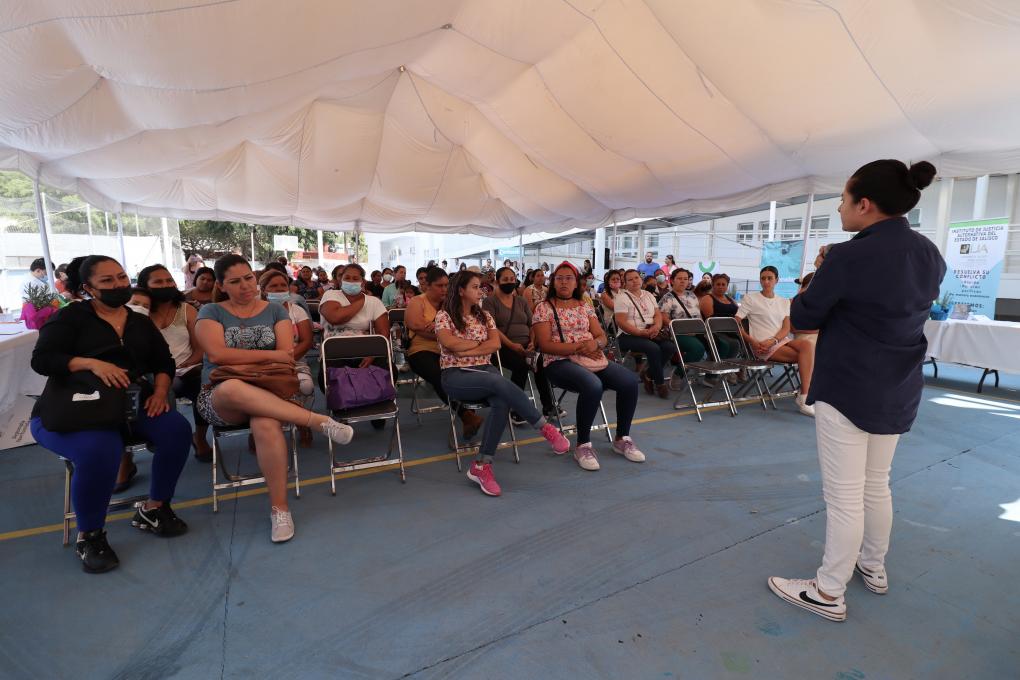 DIF Zapopan imparte charla de empoderamiento a madres de familia 