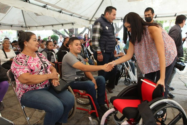 DIF Zapopan entregó implementos funcionales a grupos prioritarios