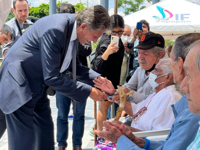 Zapopan dará brazaletes a personas con riesgo de extraviarse