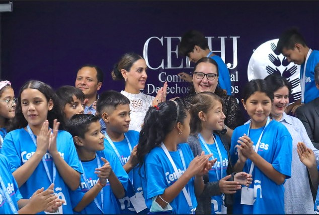 Niñas, niños y adolescentes aprenden sobre cómo defender sus derechos
