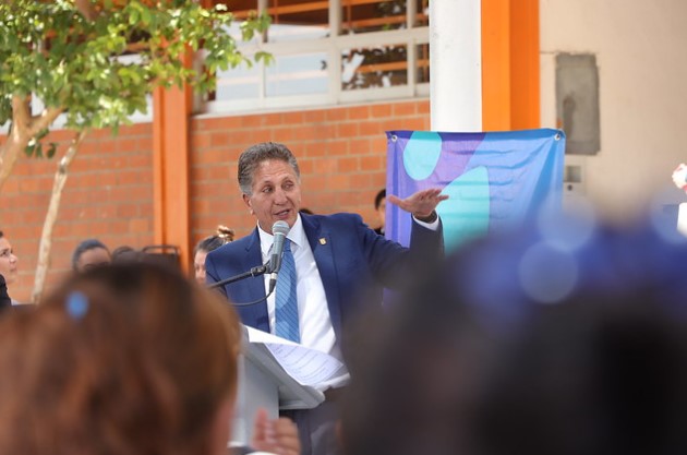 Frangie entrega una Escuela de Lluvia en Jardines del Vergel