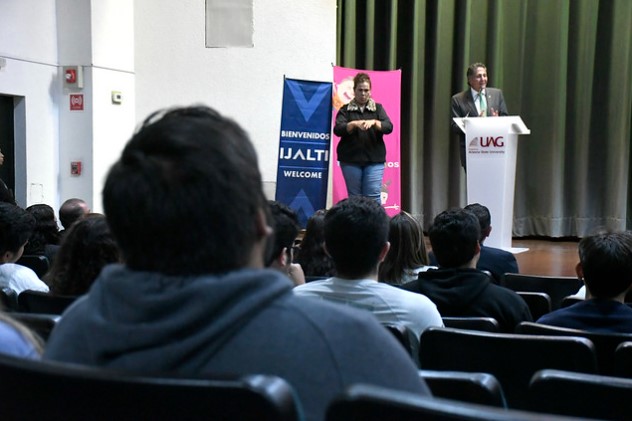 Zapopan inaugura la Feria Tecnológica Itinerante del Empleo de las Universidades en la UAG