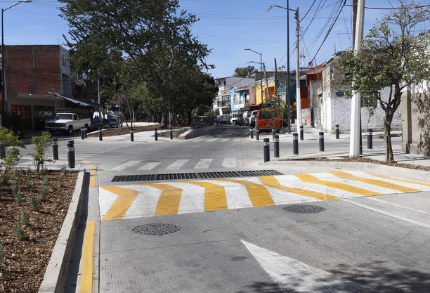 Frangie entrega obras en la colonia El Vigía