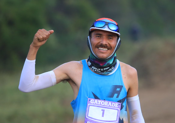Dos mil personas participaron en la Carrera Extrema de Las Mesitas